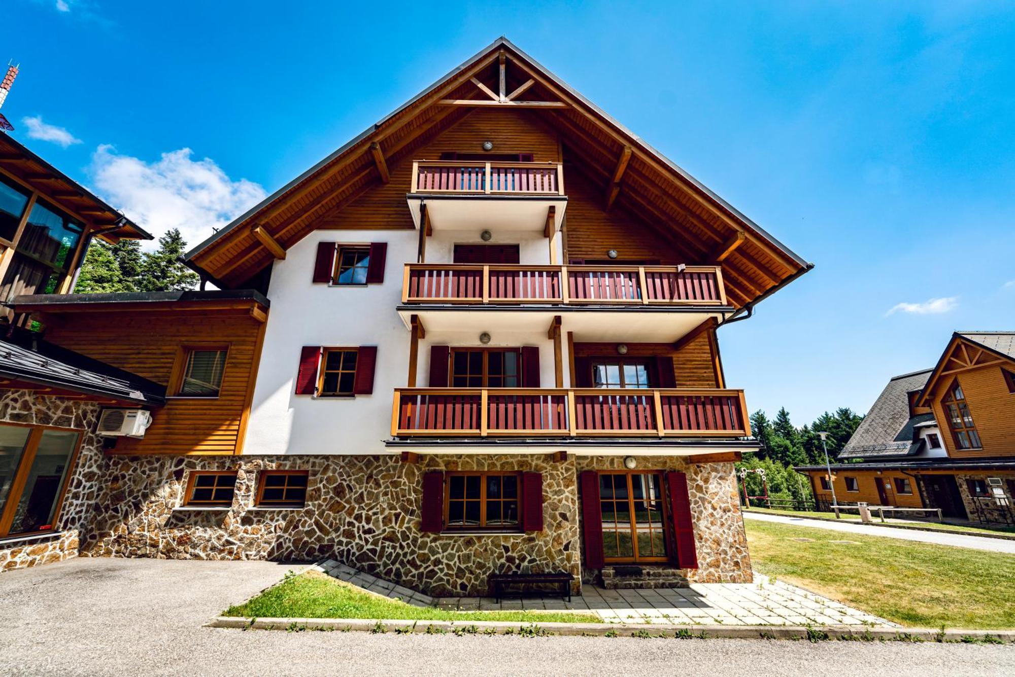 Apartment Pohorje Village Wellbeing - Family Bolfenk *